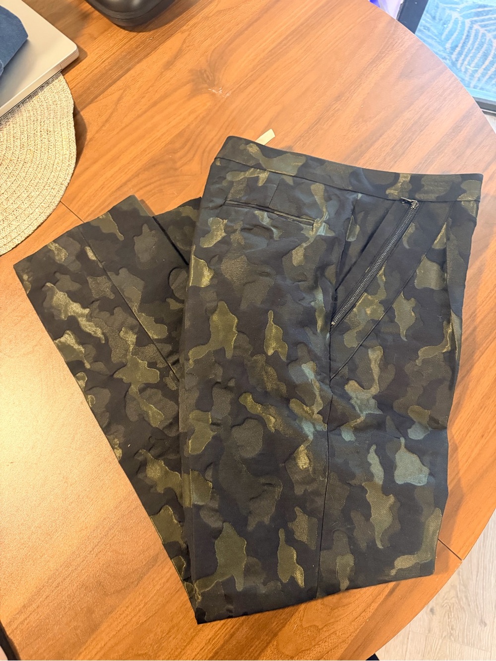 BCBGMaxAzria Runway Konrad Camo Pants | Size M